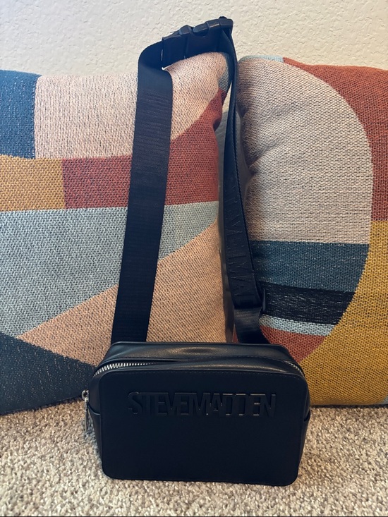 Steve Madden Handbags - Steve Madden Black Leather Belt Bag with Embossed Logo